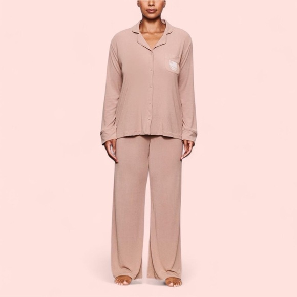 SKIMS Soft Lounge Sleep Set Team USA Sienna - Picture 1 of 6